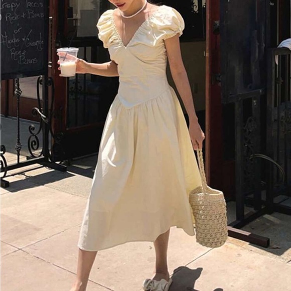 Butter yellow drop waist midi maxi dress Ruched puff sleeve v neck detail - Picture 2 of 5